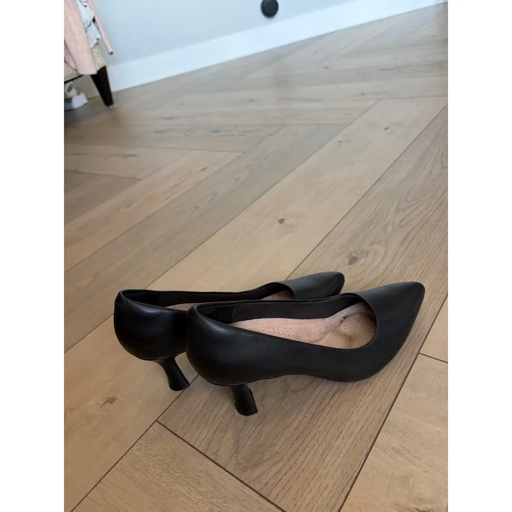 Clarks collection black